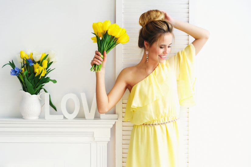 7 conseils pour bien porter la robe jaune à un mariage