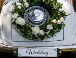 8 idées pour décorer sa voiture de mariage