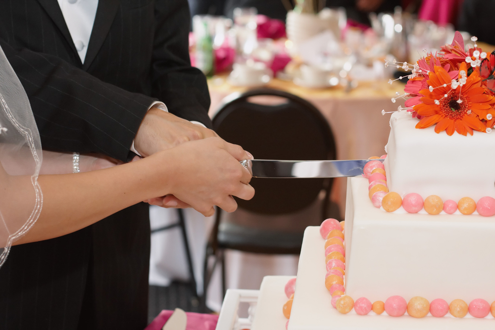 découper gâteau mariage rectangle