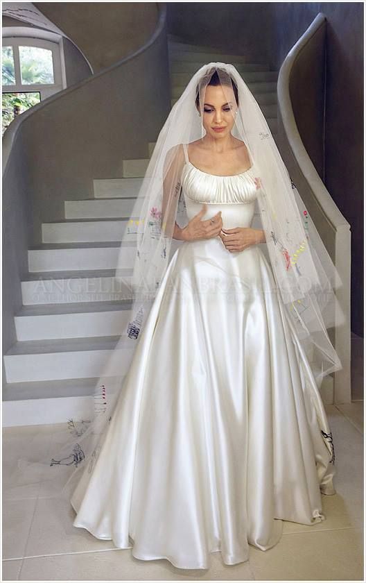 robe mariage d’Angelina Jolie 